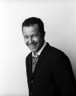 PORTRAIT-MUNIZ-02